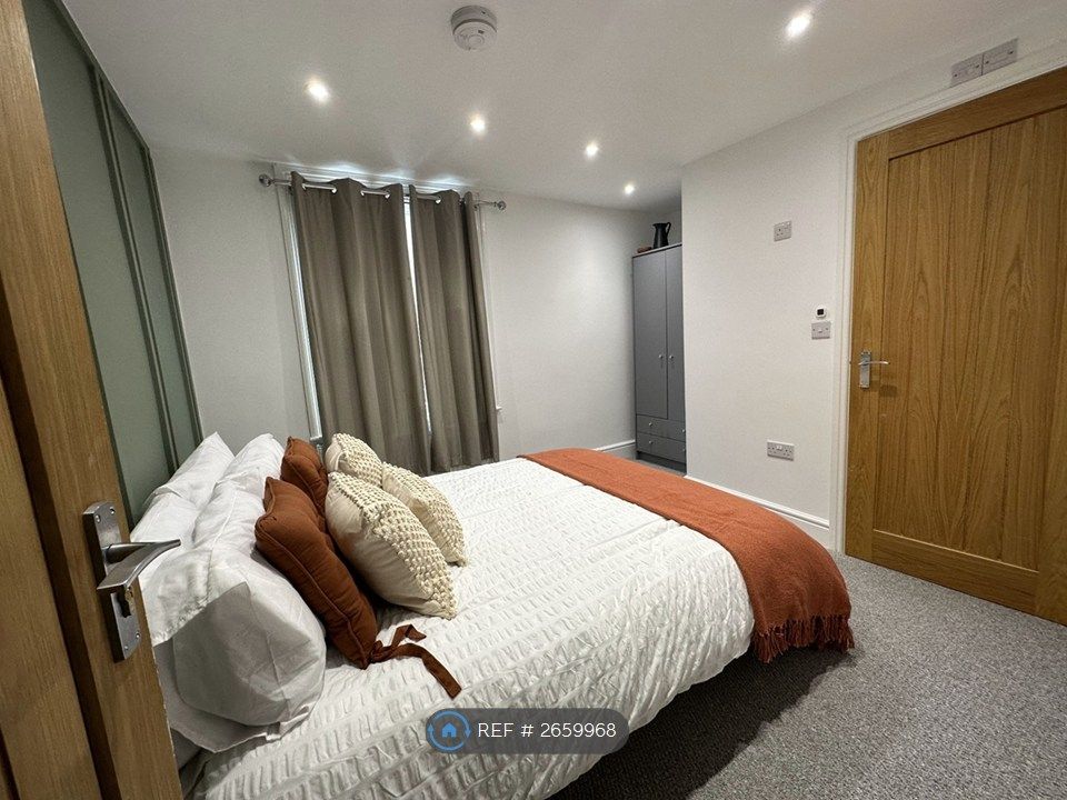 Property photo 3 of 4 Room 3