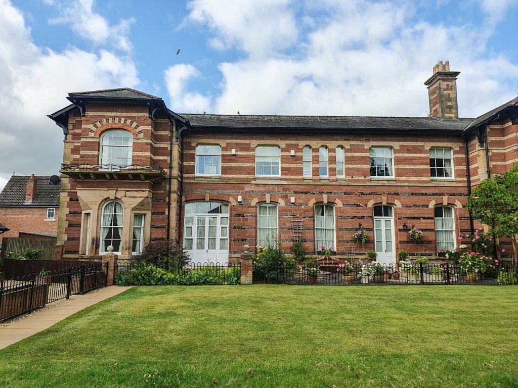 Property photo 1 of 9