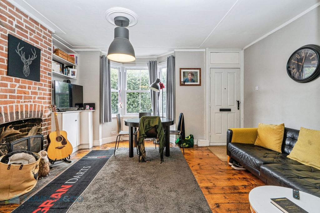 Property photo 2 of 16 2. Living Room