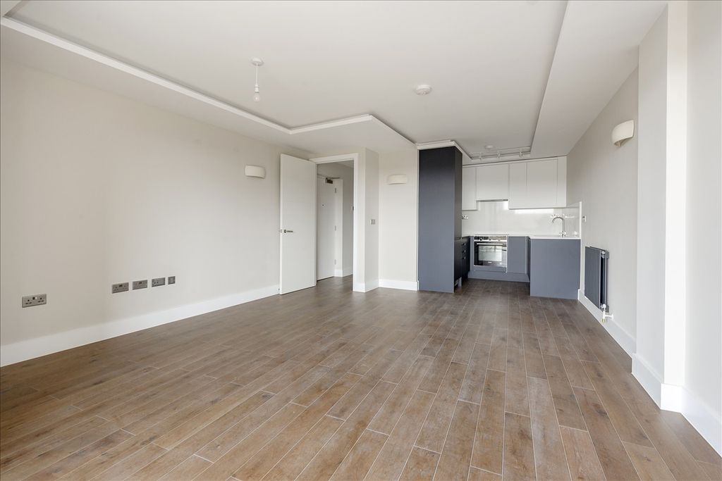 Property photo 2 of 6