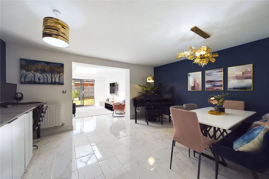 Property photo 2 of 23 Living/Dining Room