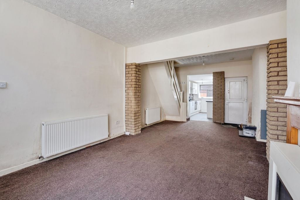 Property photo 3 of 16 Pbox-Img.Jpg