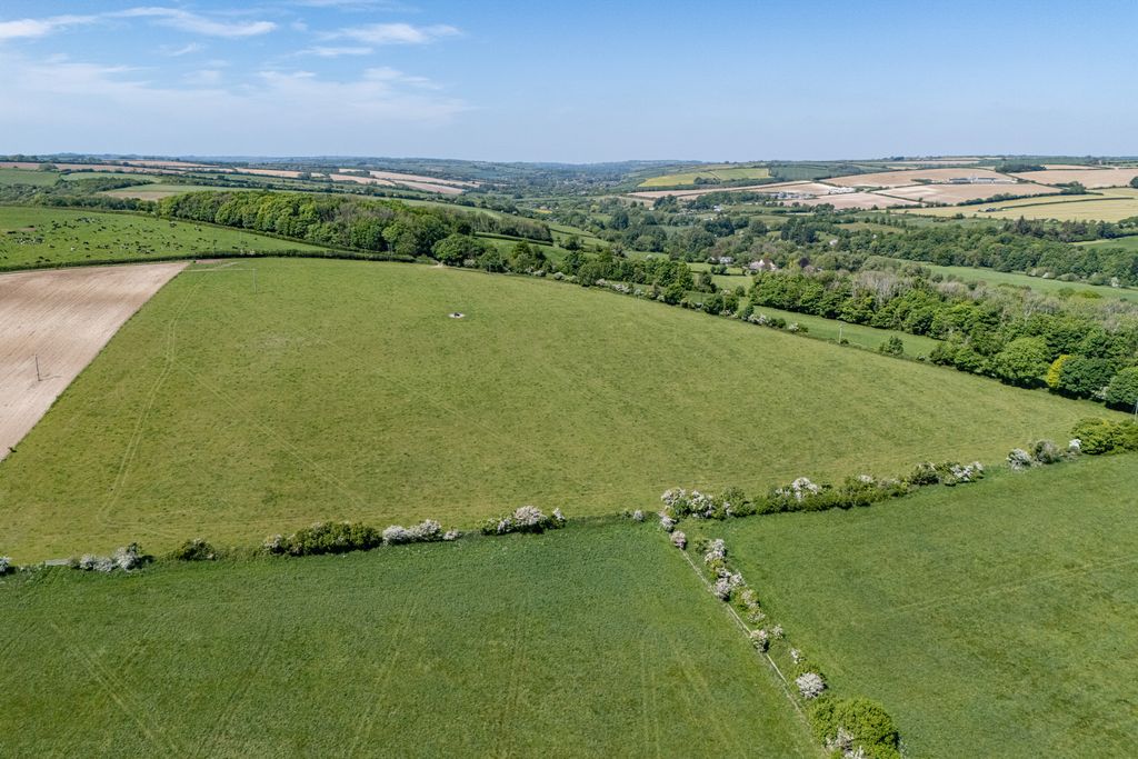 Property photo 1 of 3 Land