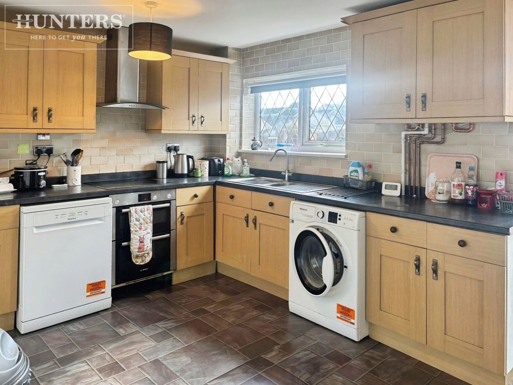 Property photo 3 of 14 Pbox-Kitchen-345013.Jpg