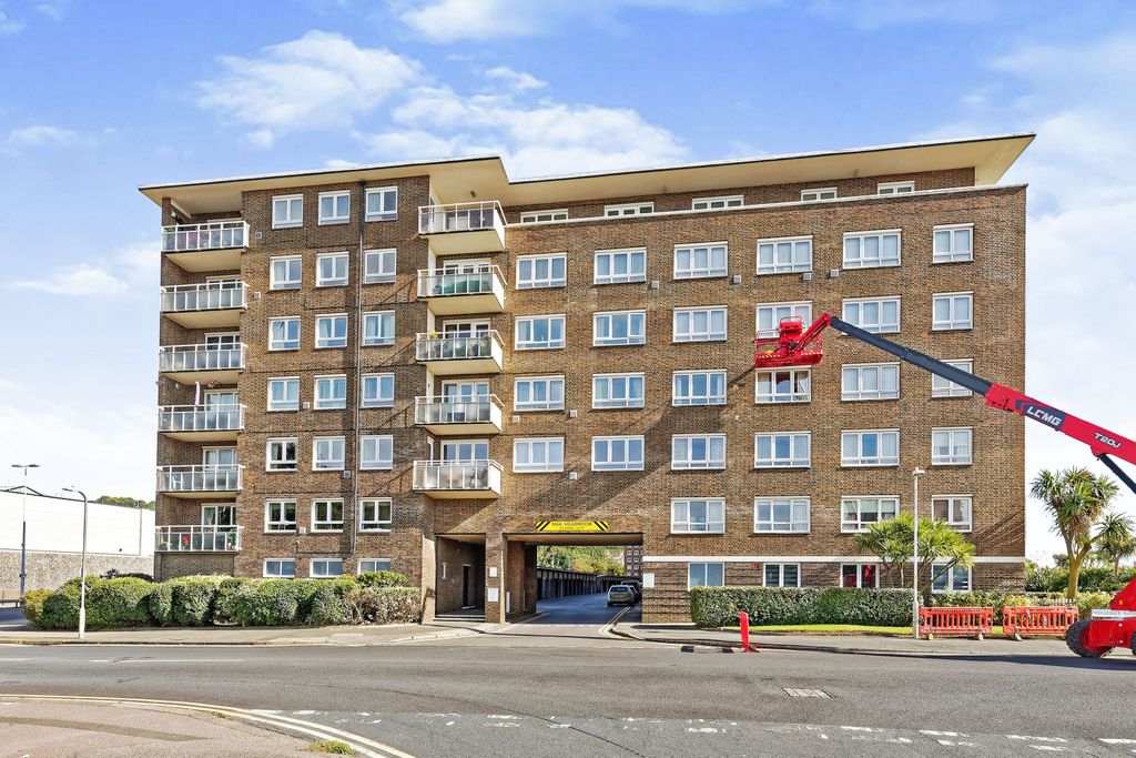 Property photo 1 of 15 Outside