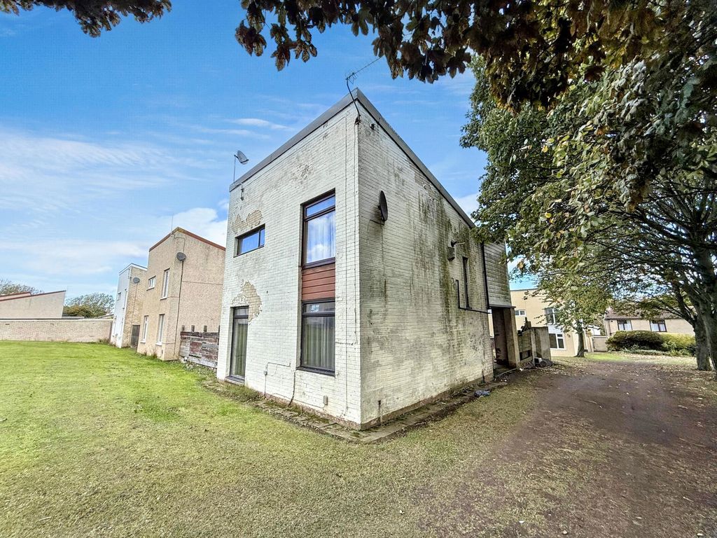 Property photo 1 of 2