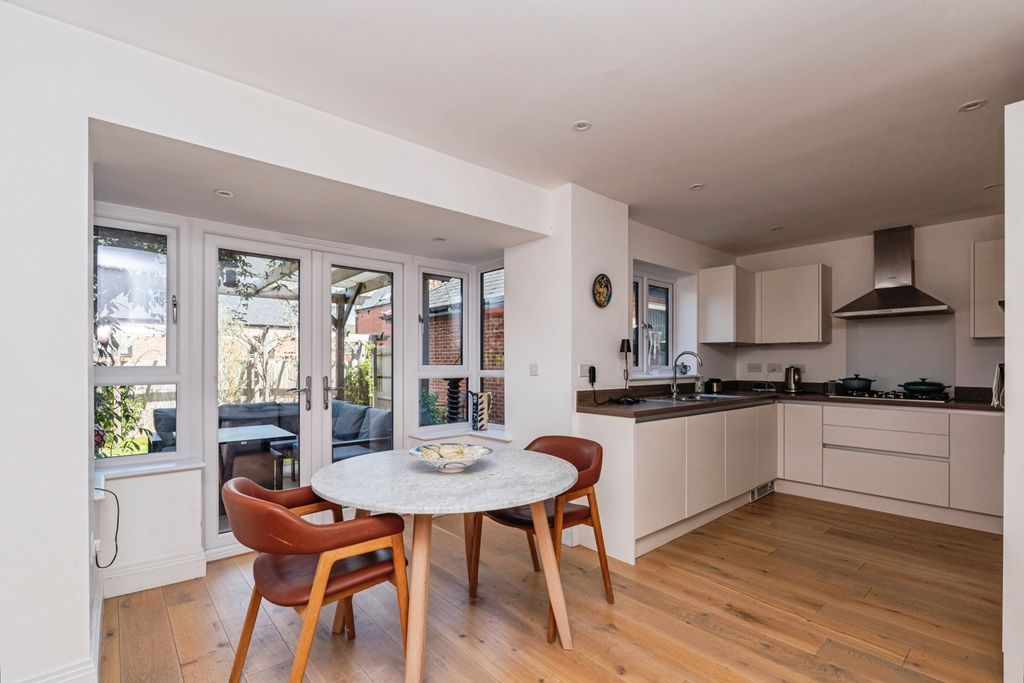 Property photo 2 of 20 Pbox-Img.Jpg