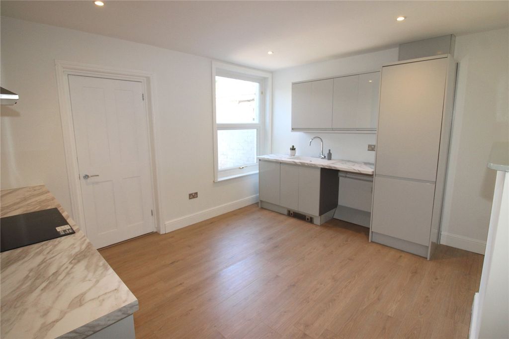 Property photo 3 of 16 Picture No. 07