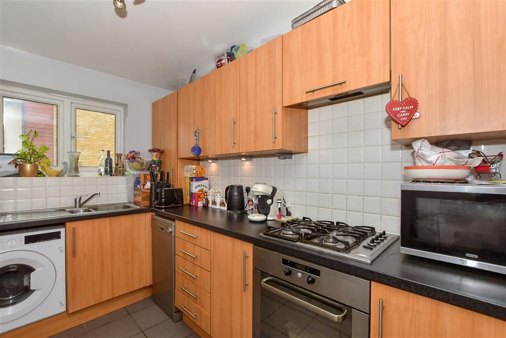 Property photo 2 of 8 Kitchen