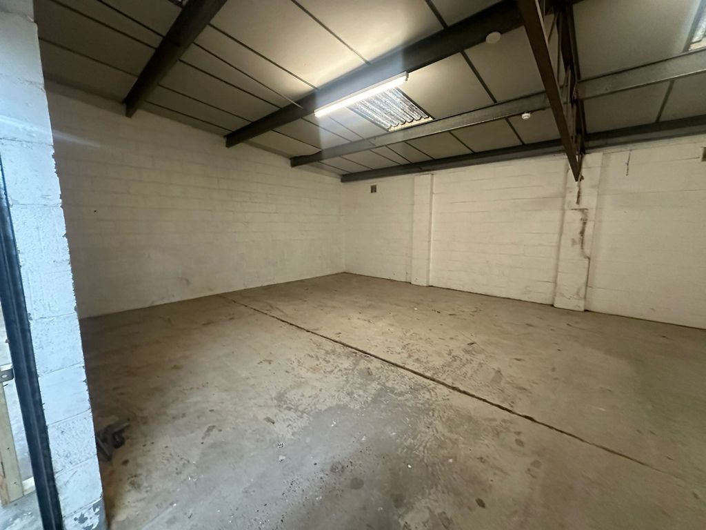 Property photo 1 of 3