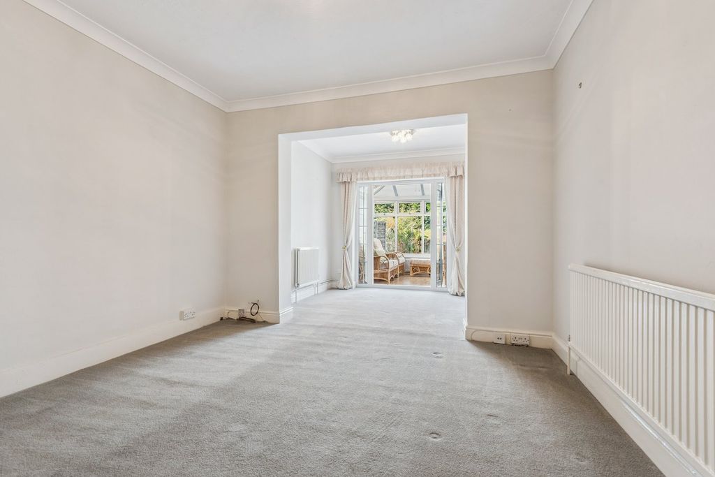 Property photo 3 of 21