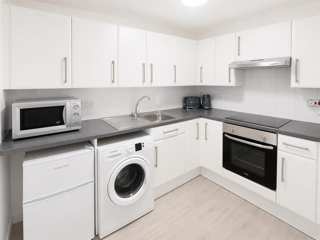 Property photo 2 of 5 Coopers Estate Agents