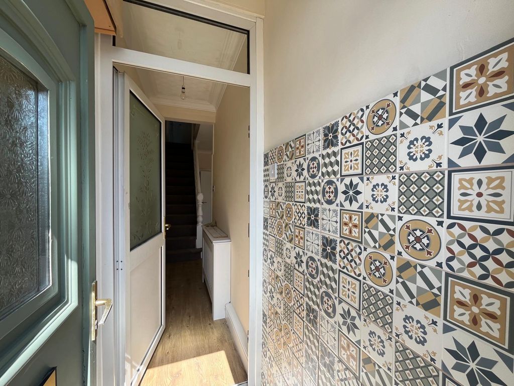 Property photo 3 of 31