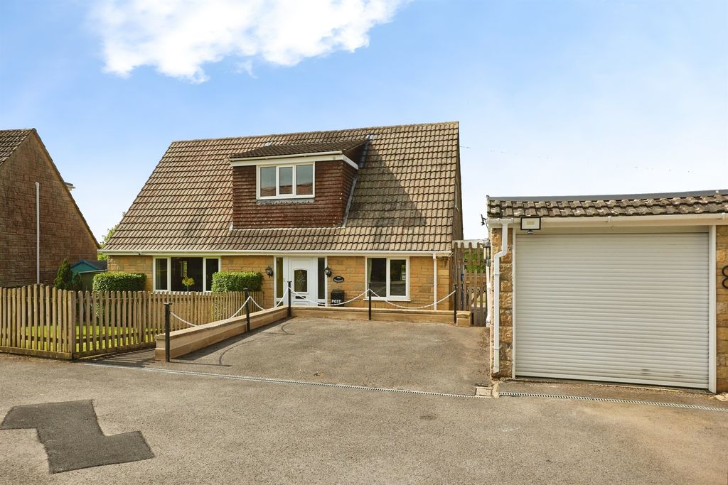 Property photo 1 of 18