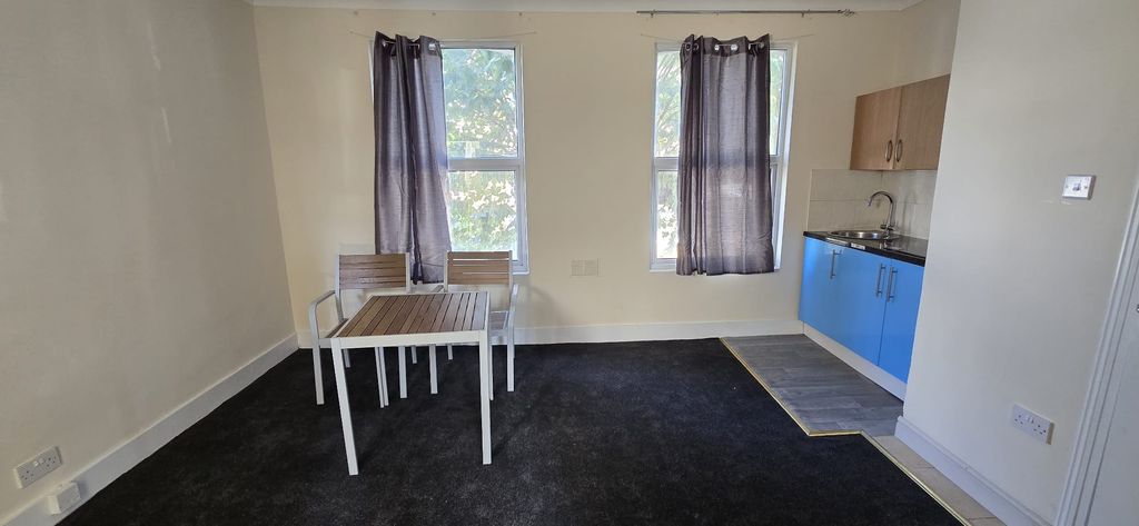 Property photo 3 of 3