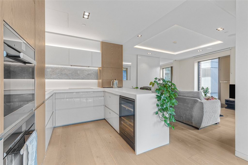 Property photo 3 of 12 Kitchen