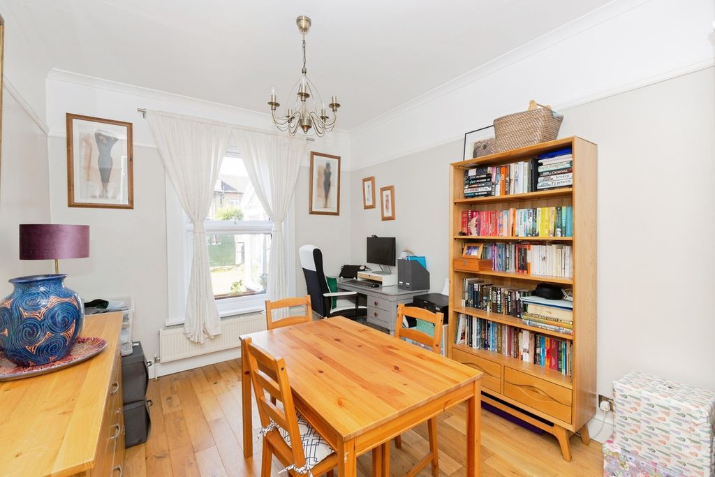 Property photo 3 of 16 Photo