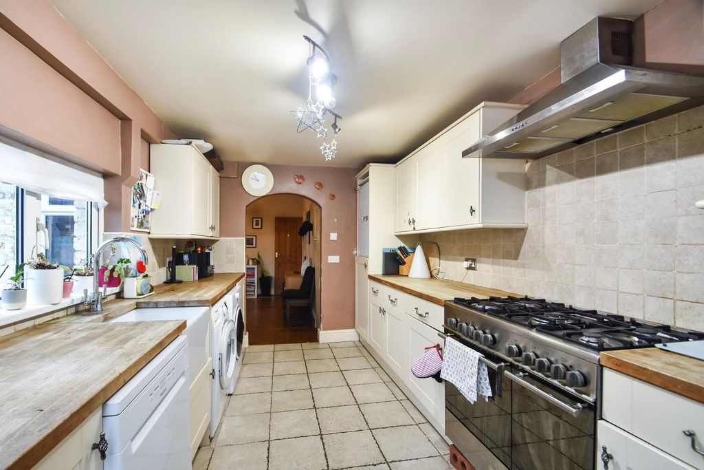 Property photo 2 of 15 3Theavenue-6.Jpg