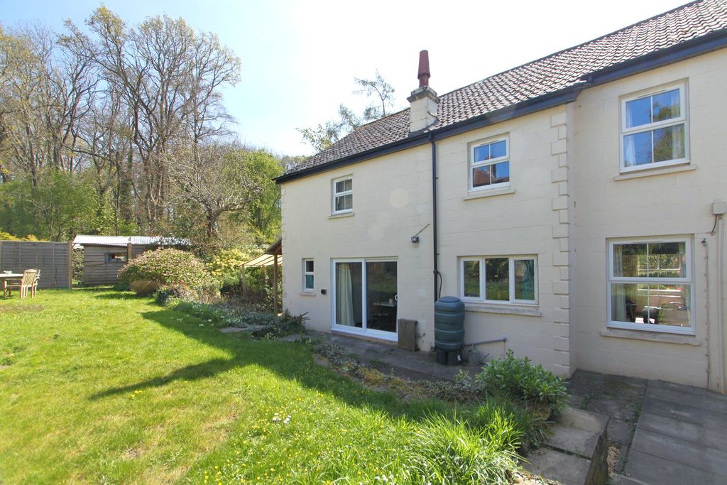 Property photo 2 of 19