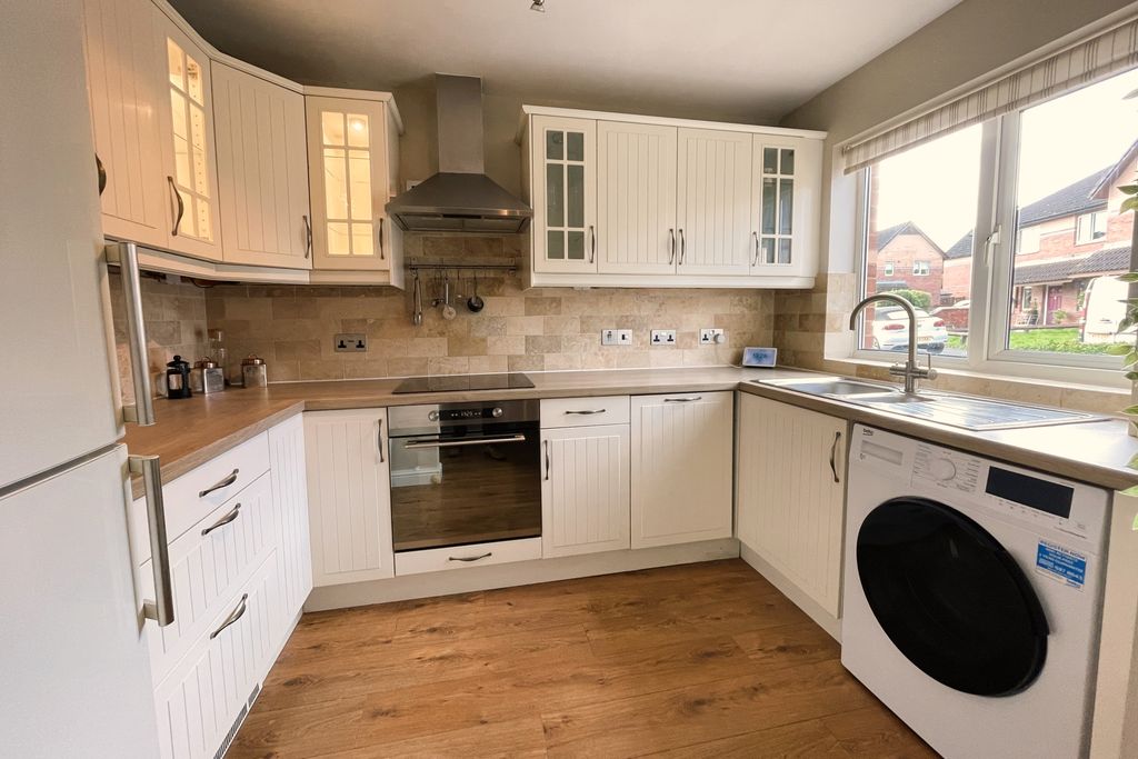 Property photo 2 of 21 7