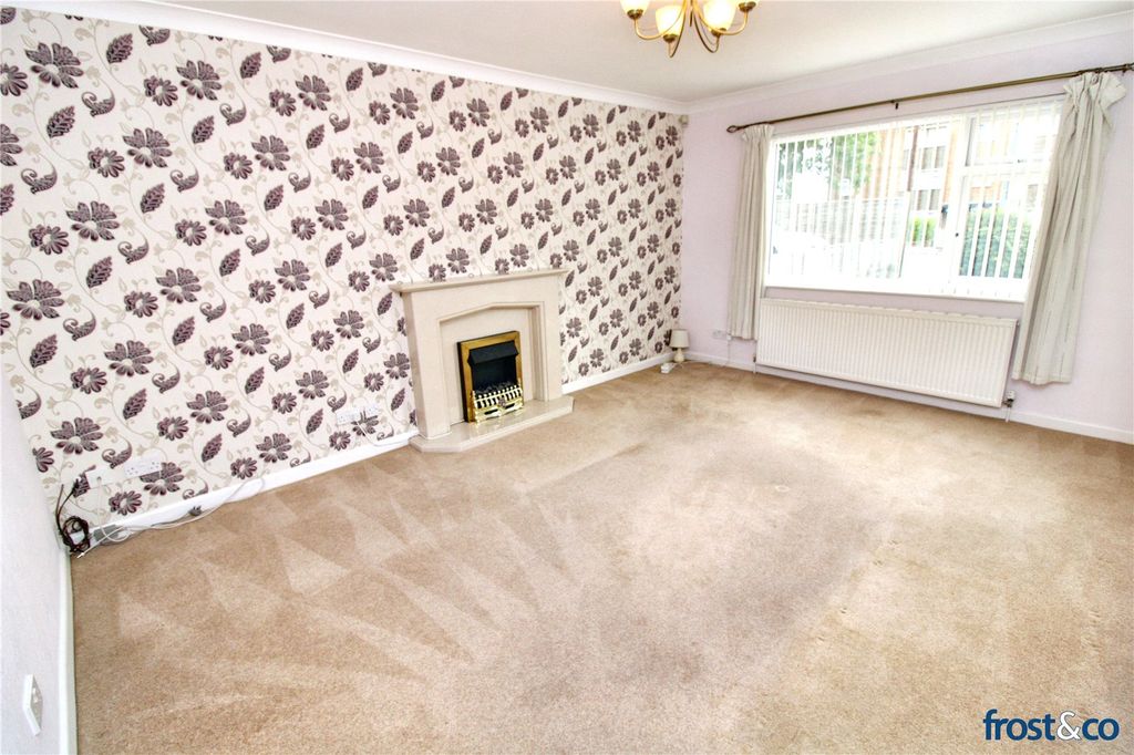 Property photo 2 of 14 Living/Dining Room