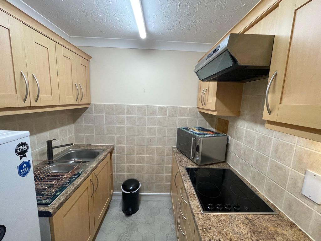 Property photo 3 of 5 Kitchen