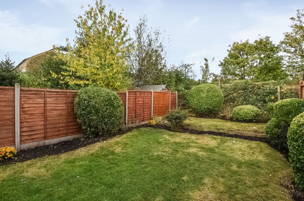 Property photo 2 of 13 Garden