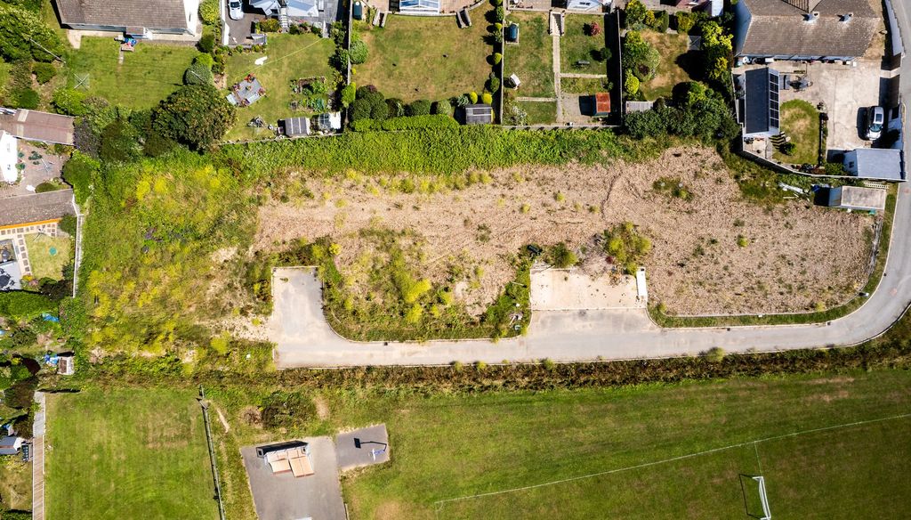 Property photo 3 of 21