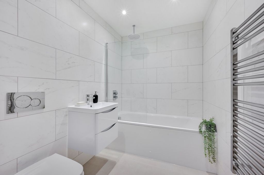 Property photo 2 of 7 Picture No. 17