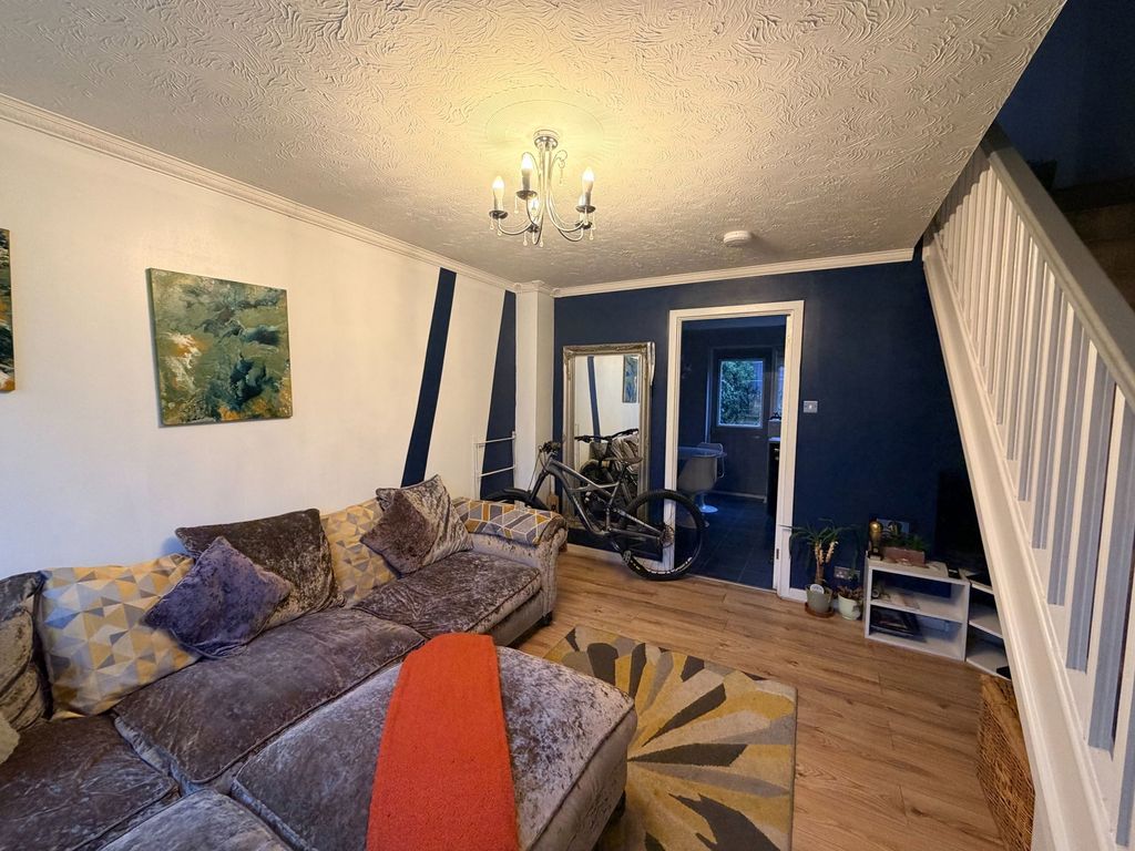 Property photo 2 of 8