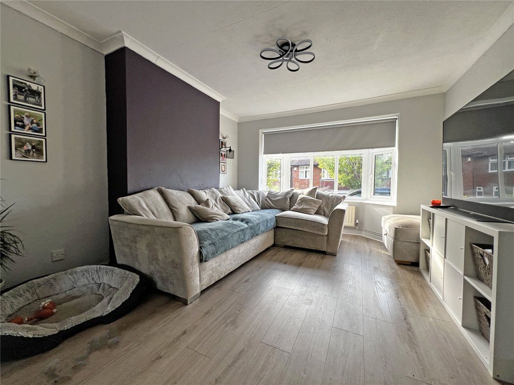 Property photo 2 of 18 Picture No. 12