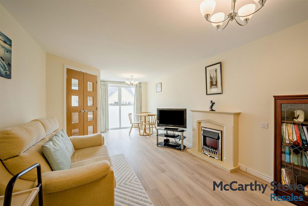 Property photo 3 of 16 Living Room