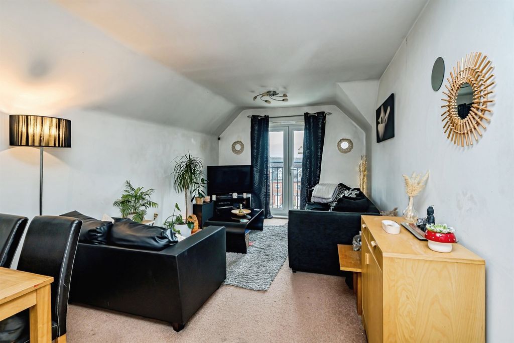 Property photo 3 of 12