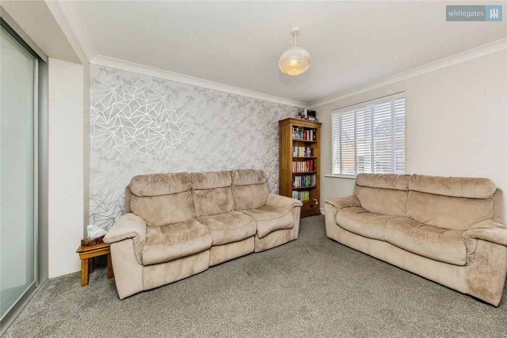 Property photo 3 of 19 Picture No. 13