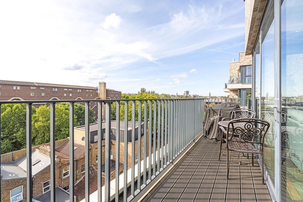 Property photo 2 of 15 Terrace.Jpg