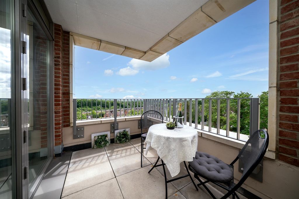 Property photo 1 of 20 39-Verla-House-1012.Jpg