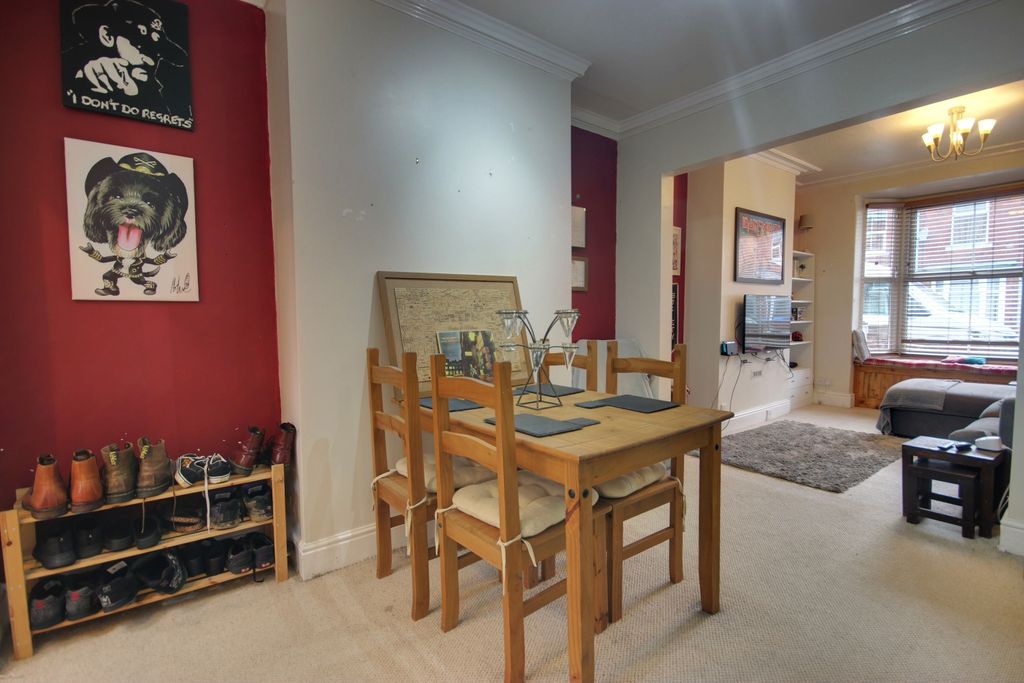 Property photo 3 of 17 1 Lounge Din A