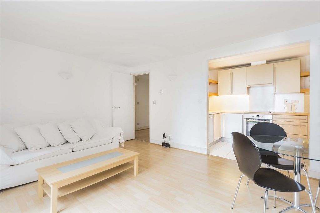Property photo 2 of 10 42 Edison Bld4.Jpg