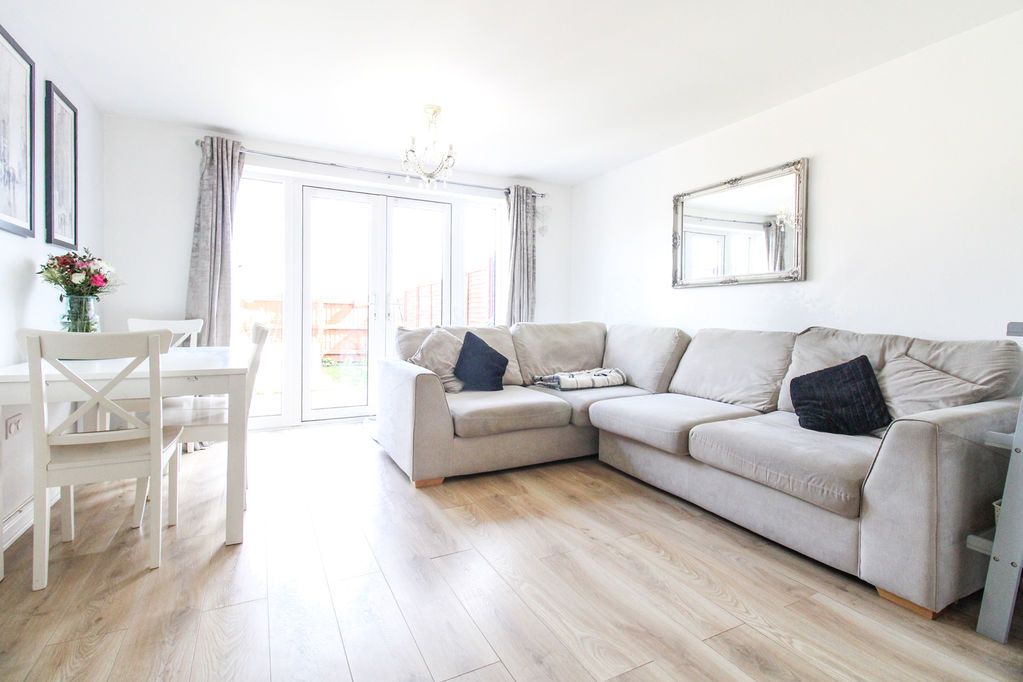 Property photo 2 of 11 Lounge/Diner