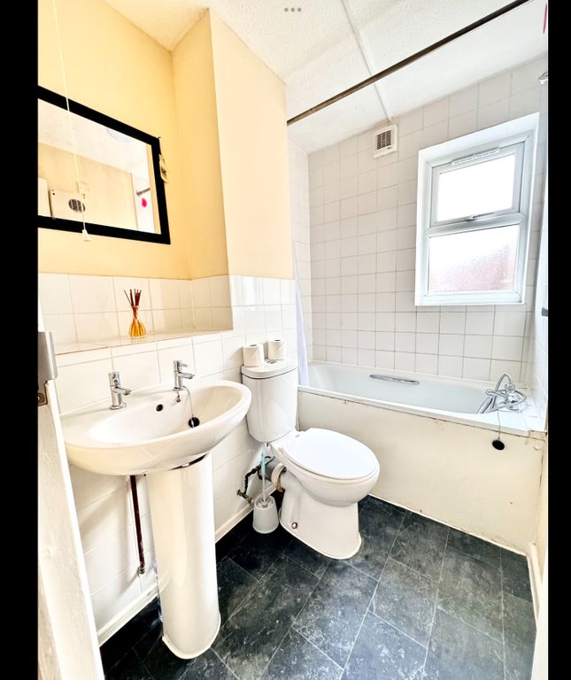 Additional image 4 of 2 bed flat for saleGoresbrook Road, Dagenham RM9