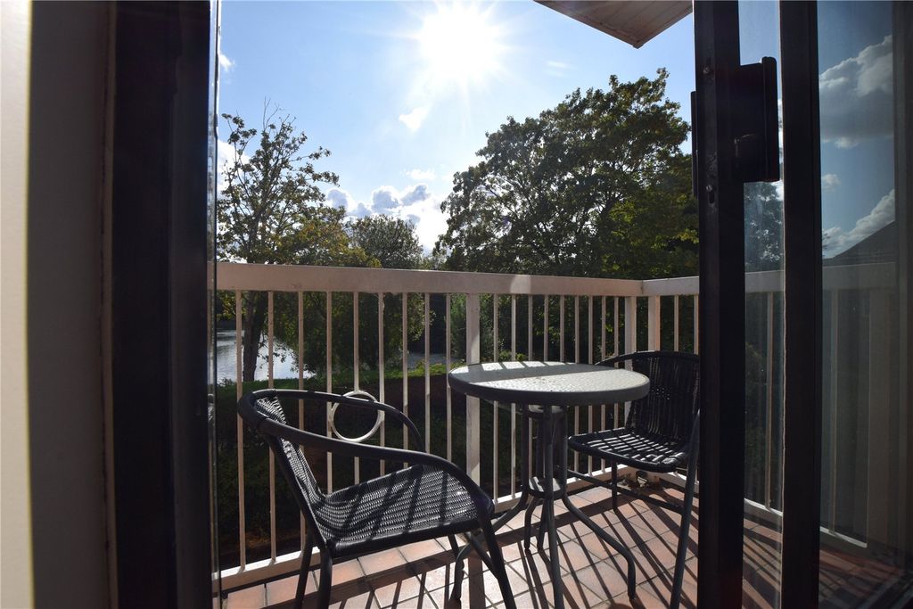 Property photo 2 of 11 Picture No. 17