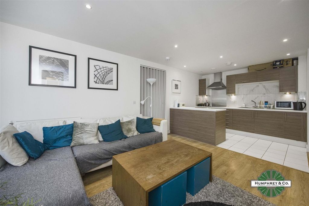 Property photo 2 of 13 Flat 7  Merlin Heights  Waterside Way -009.Jpg