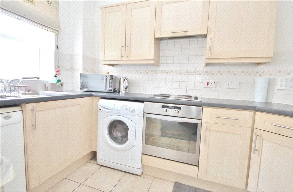 Property photo 3 of 8 Kitchen