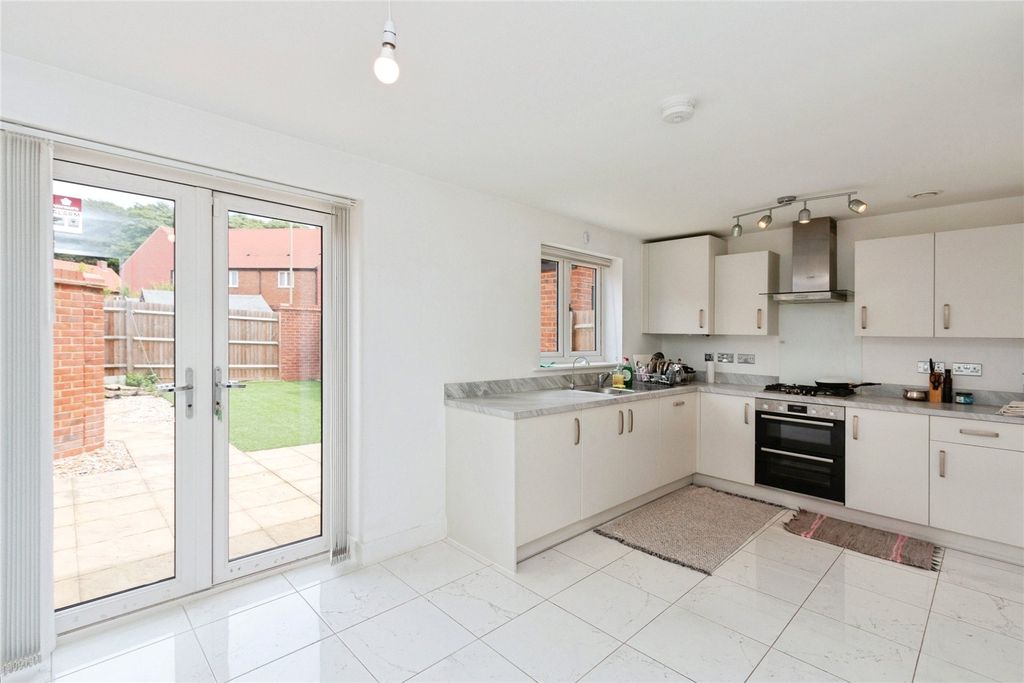 Property photo 2 of 22 Picture No. 36