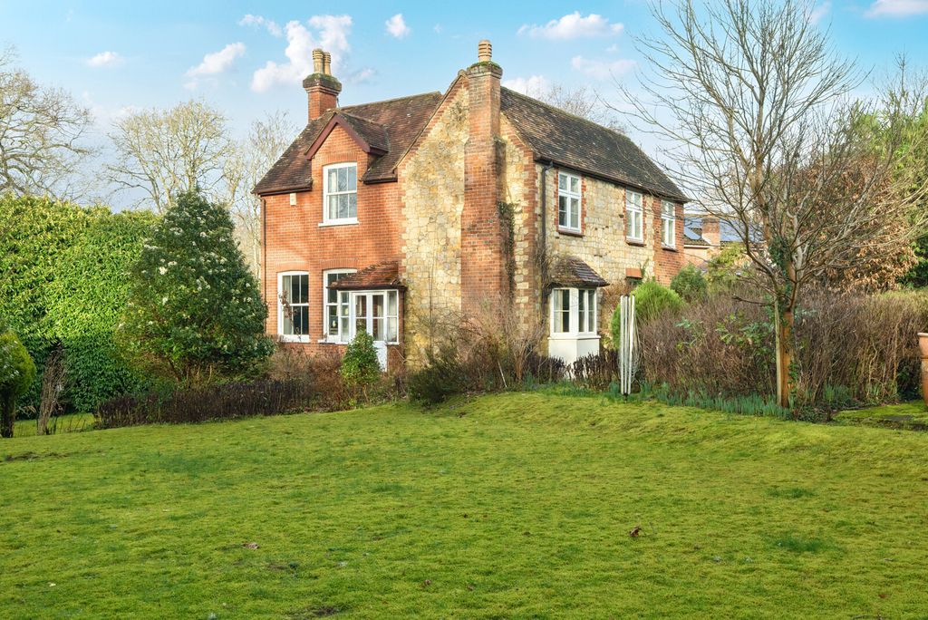 Property photo 1 of 23 1411133-7-698Df4E...