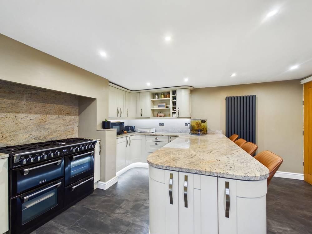 Property photo 3 of 14 Kitchen