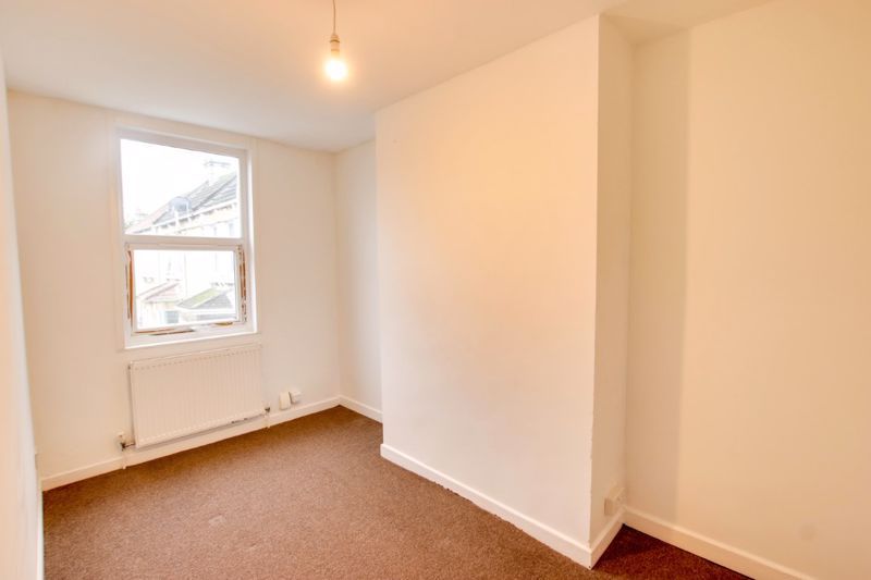 Property photo 3 of 8 Photo 5