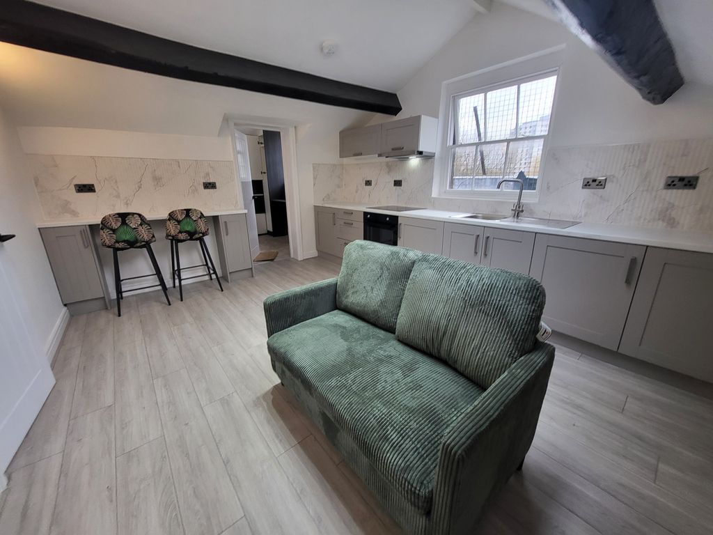 Property photo 3 of 9 Gallery