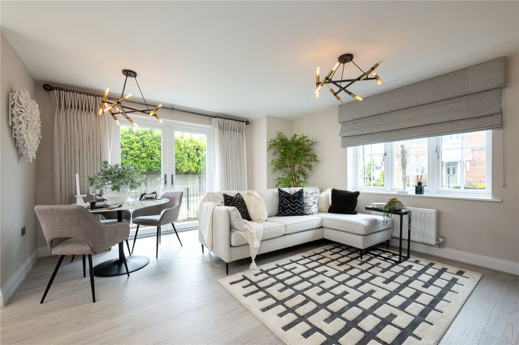 Property photo 1 of 7 Living/Dining