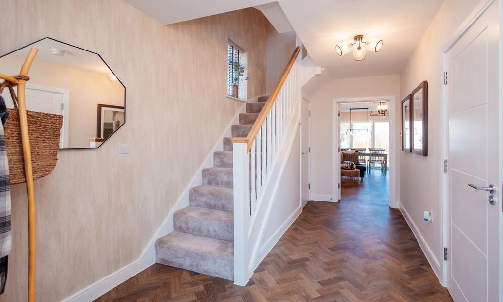 Property photo 3 of 8 Dandara - Zoopla -